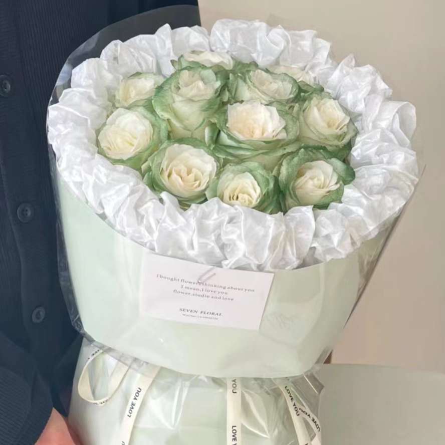 【追赶春天】11枝苏格兰绿玫瑰白玫瑰喷色花束鲜花店送爱人送女朋友送花上门同城配送