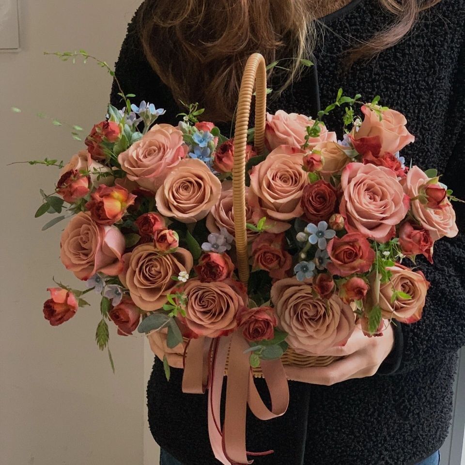 【为你倾心】19枝卡布奇诺手提篮花束生日鲜花送闺蜜送老婆送朋友鲜花花店送花上门