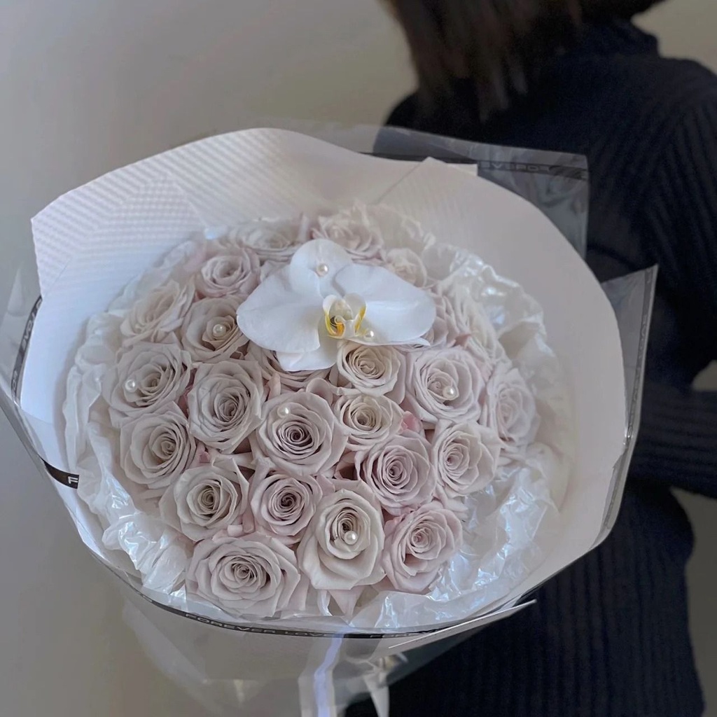 【与你为伍】33朵曼塔玫瑰蝴蝶兰点缀高级风鲜花花束送爱人送朋友附近花店送花上门