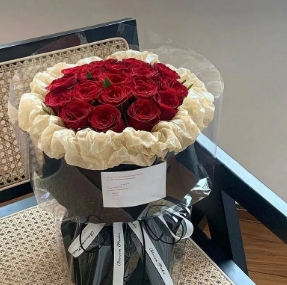 【爱意绵绵】女神节11枝红玫瑰小香风花束生日花束送女友送老婆送闺蜜送老公鲜花花店送货上门