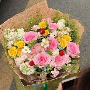 【宫崎骏的花】粉玫瑰混搭花束多巴胺网红爆款花束生日鲜花送女友送闺蜜毕业季鲜花（不含手提袋）