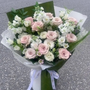 【恋恋笔记】11朵曼塔混搭花束生日鲜花送女友送老婆送闺蜜花店鲜花送花上门