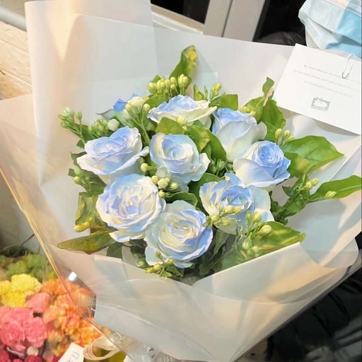 [HZY000723] 【如你所期】9枝碎冰蓝玫瑰花配茉莉花束白玫瑰喷色鲜花店送花上门送女朋友生日礼物WRO