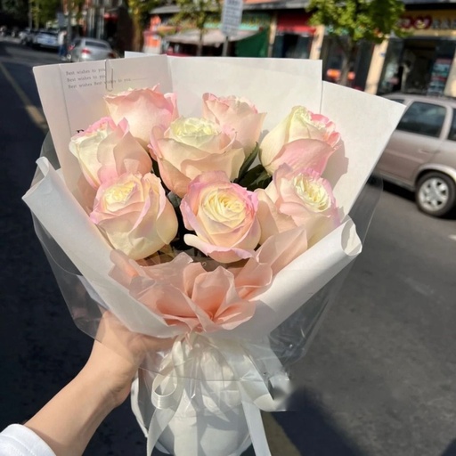 [HZY000327] 【火烈鸟】8朵喷漆火烈鸟粉精致小花束附近花店送花上门生日祝福表白仪式感