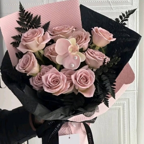 [HZY001813] 【童话世界】11朵曼塔玫瑰玫瑰花蝴蝶兰混搭花束生日鲜花生日礼物花店鲜花送花上门