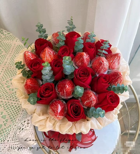 [HZY001865] 【“莓”天开心】11朵红玫瑰11颗草莓混搭小香风花束生日礼物送女友送老婆送闺蜜花店送花上门