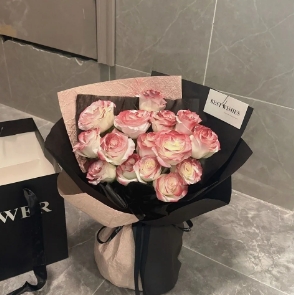 [HZY001882] 【凡尔赛】11枝凡尔赛复古红网红花束生日鲜花送闺蜜送女友送老婆送朋友花店鲜花送货上门